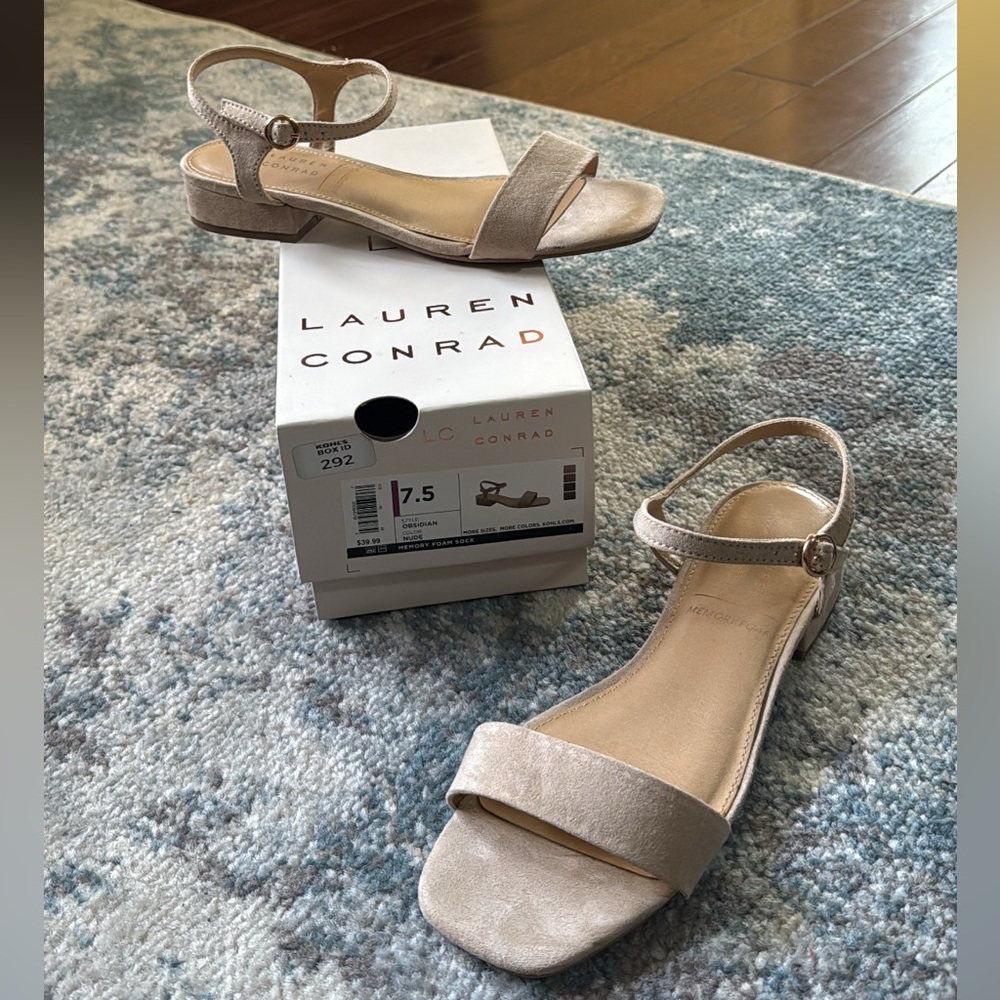 NWT LC Lauren Conrad Women's Neutral Beige Sandals